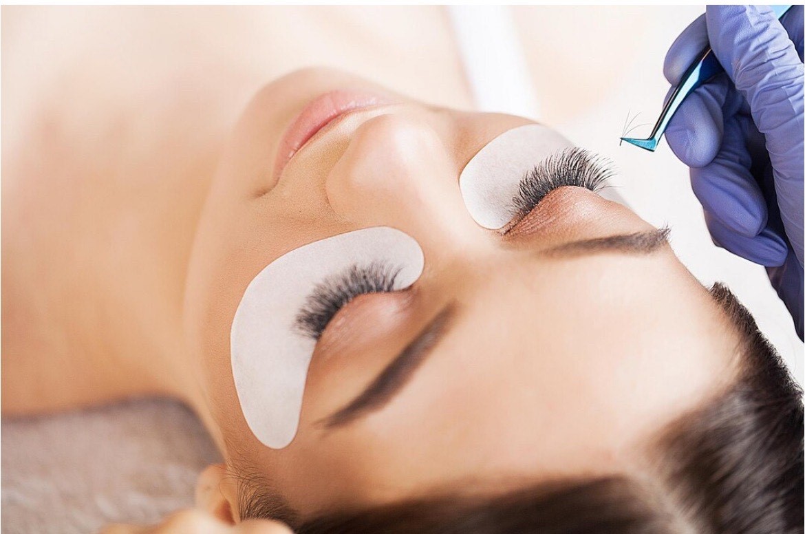 Lash lifting a farbenie